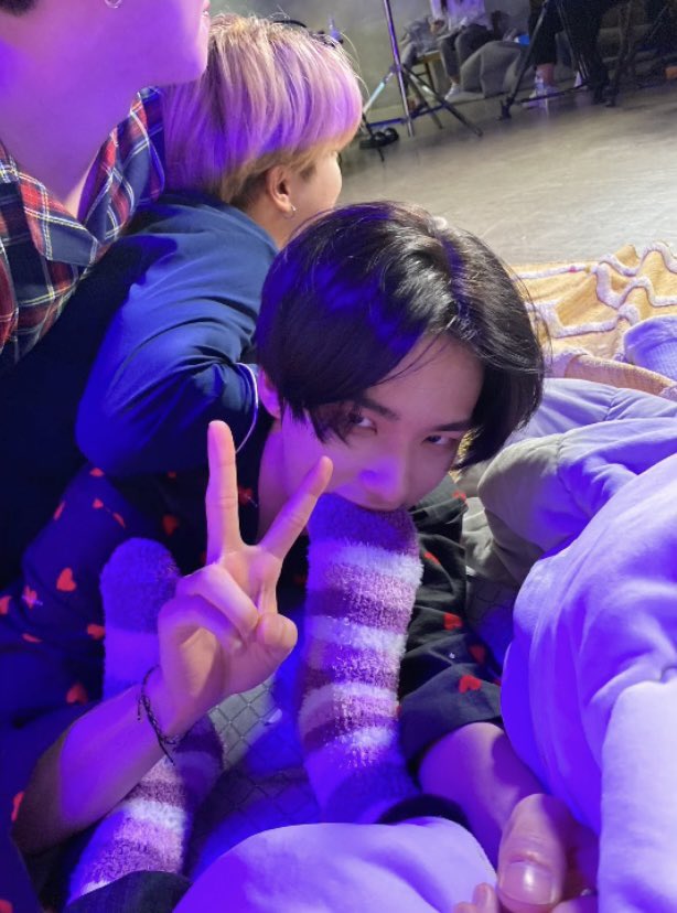 alsgghkddifh's tweet photo. 이 못말리는 냥럿즈야 https://t.co/CKBAuu5ij4