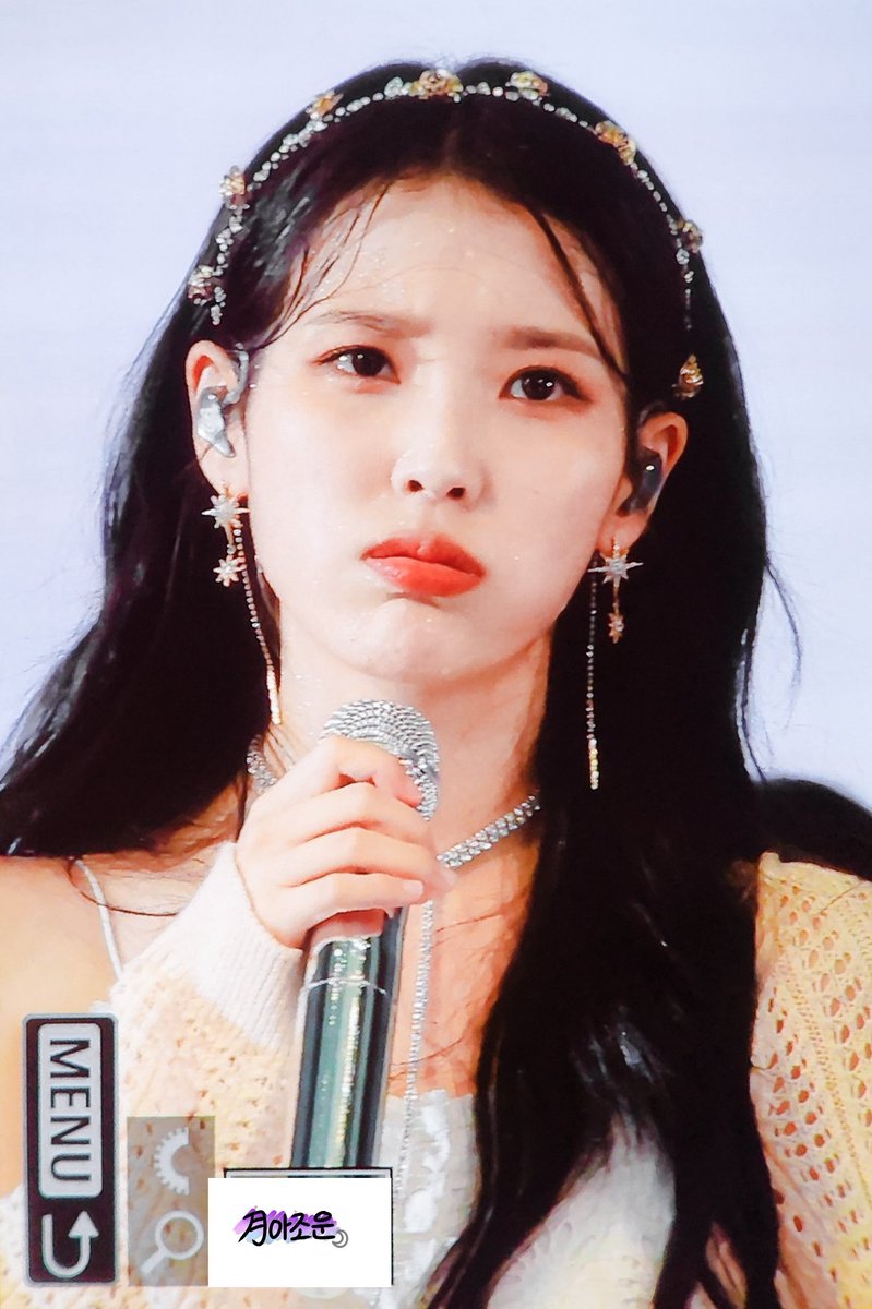 220917-iu-concert-day-1-jealousy-get-shine-earrings-sold-out