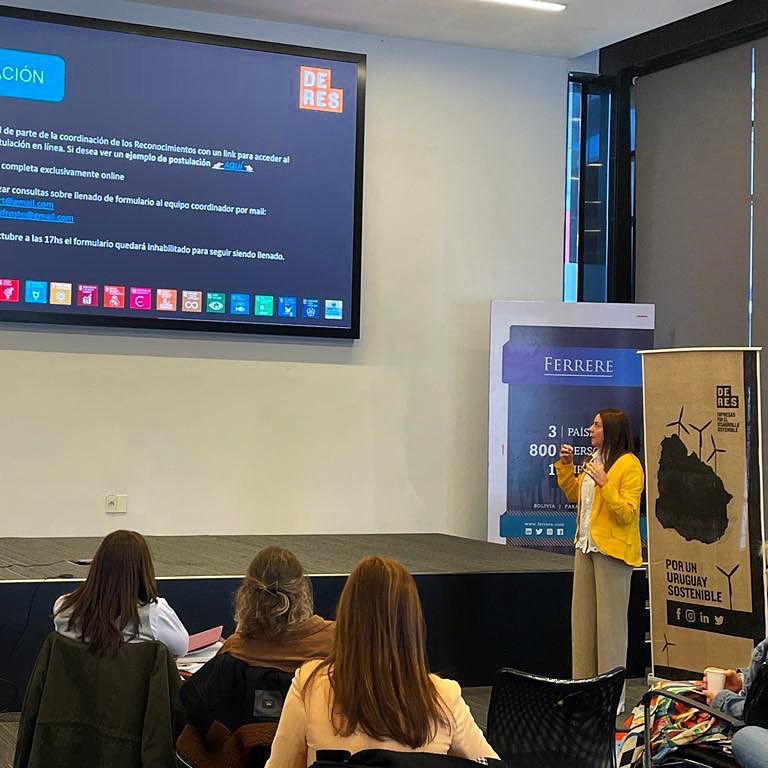 #reconocimientosderes2022 
TALLERES DE APOYO A EMPRESAS Y EVALUADORES DEL CTEH

Nuestra directora <a href="/SantosFrosteAli/">Alicia Santos</a> participó en la coordinación de esta edición.

#redibx <a href="/deres_uy/">DERES</a>