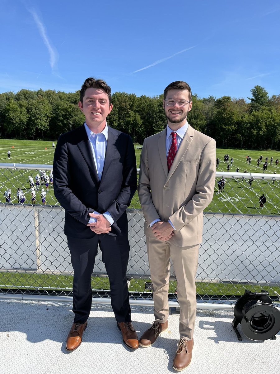 dc_broadcasting's tweet photo. Austin DeCouta ‘23 and George Hathaway ‘23 will be on the call for Dean College football vs Curry College. Nick Carlson ‘23 and Adam Wright ‘23 will be on Boomer Report. Ben Pope ‘24 will be down on the sidelines.
https://t.co/AE22KaeAlL https://t.co/mATXUQ9jt7