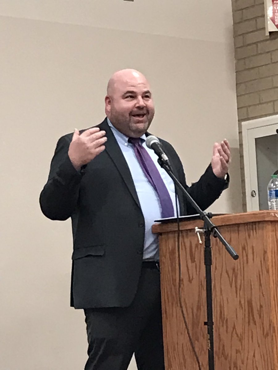 UCA polisci alums doing impt public service! <a href="/UCA_CAHSS/">UCA CAHSS</a> 
In observation of this Constitution Day, <a href="/ucabears/">University of Central Arkansas</a>, <a href="/ucahonors/">UCA Honors</a> &amp; <a href="/UCA_PSCI/">UCA Political Science</a> alum <a href="/benhovland/">Ben Hovland</a> a Commissioner at the Federal <a href="/EACgov/">Election Asst. Comm.</a> was on campus Thurs to talk abt his work in supporting election management &amp; public service.