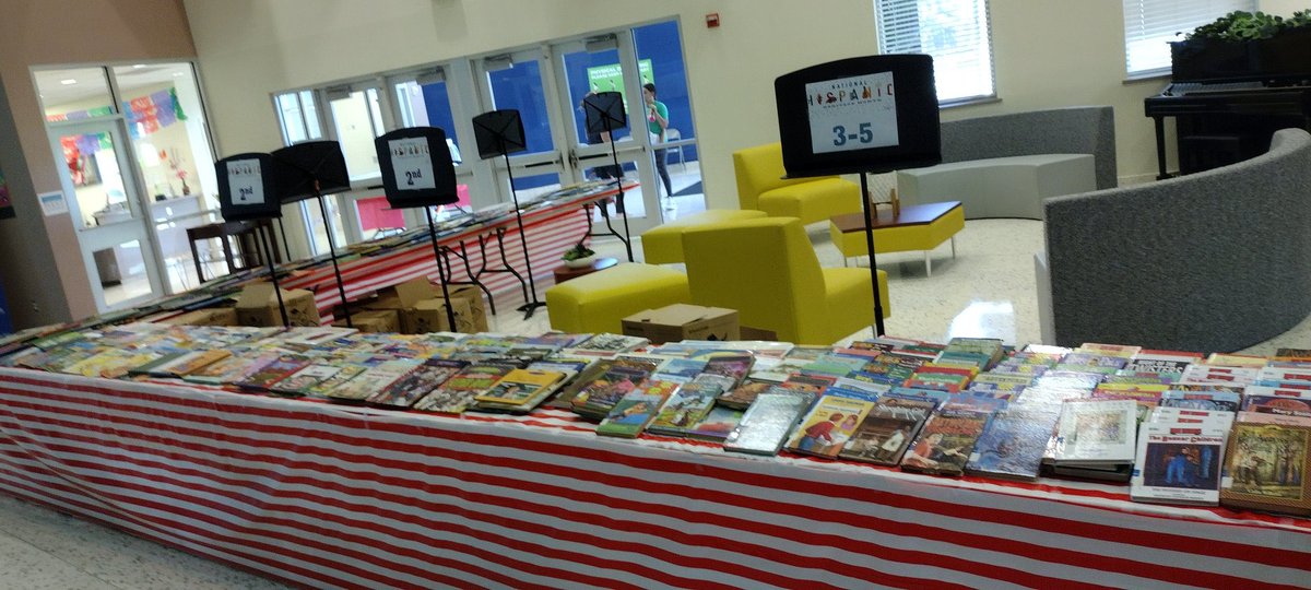 Jacqueline Chavez (@ms_jchavez) on Twitter photo We kicked off our #HispanicHeritageMonth with a book giveaway for our <a href="/MorenoMustangs/">Joe E. Moreno ES</a> #HISDHHM We kicked off our #HispanicHeritageMonth with a book giveaway for our <a href="/MorenoMustangs/">Joe E. Moreno ES</a> #HISDHHM