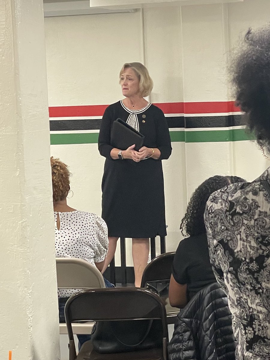 marytribble's tweet photo. “Excellence and diversity go hand in hand.” @PresidentWente addresses the Association of WFU Black Alumni. #AWFUBA #WFUHC https://t.co/fT4VuXRCWE