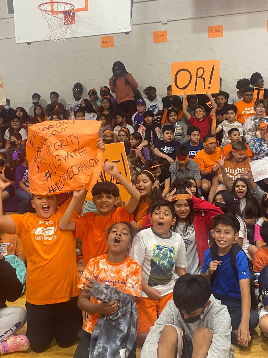 ELGINISD_EIS's tweet photo. Student shoutouts, the House Cup, and ENERGY for days!!!! Intermediate on a mission! Way to go House Sevasmos 🟢!!! #EL3VATEOURLEGACY #TheIntermediate #HouseSystem #TrustTheVision #BelieveInTheVision https://t.co/YOk7yDRg17