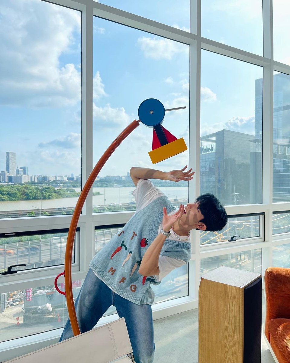 Hello, is somebody there? Rrrwaaaa.