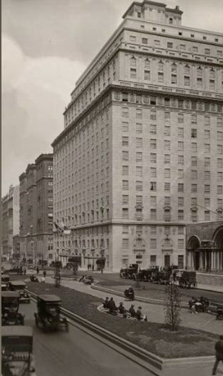 extrapostage's tweet photo. The Park Avenue medians were once linear parks with pedestrian walkways down the middle. They were shrunk to make new lanes for car traffic in 1927. Personal cars ruin cities. @StreetsPAC @NYC_SafeStreets @TransAlt https://t.co/zQLYAsnOt0