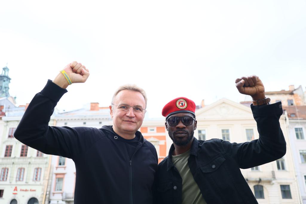 256tvug's tweet photo. @HEBobiwine 
This morning we had a good meeting with the mayor of Lviv City @AndriySadovyi who has helped over 6.2 million Ukrainians go through his city to safely since the beginning of the Russian invasion in February this year. https://t.co/Adh3Il3s5k