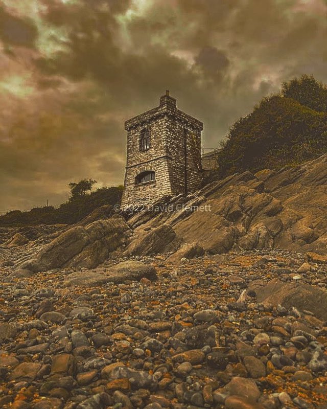 The watchtower at the Cold Knap in Barry in the Vale of Glamorgan @BarryValeofGlam <a href="/Barrybados/">#Barrybados</a> <a href="/Barry_TC/">Barry Town Council</a> <a href="/_BARRYISLAND_/">Barry Island ❤🏴󠁧󠁢󠁷󠁬󠁳󠁿❤ #BarryIsland</a> <a href="/WalesPhotos/">Wales Photos</a> <a href="/ItsYourWales/">It's Your Wales</a>