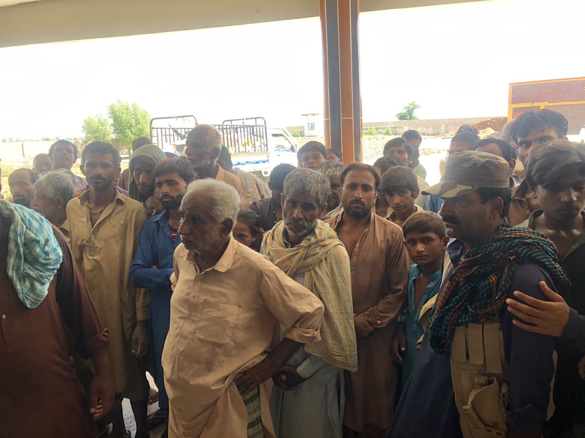SabSarhandi's tweet photo. Flood relief drive. We went to kothi kohkar Dadu District yesterday and distributed rations to affected people their. #floodreliefdrive #FloodsInPakistan2022 https://t.co/7IpROcHI10