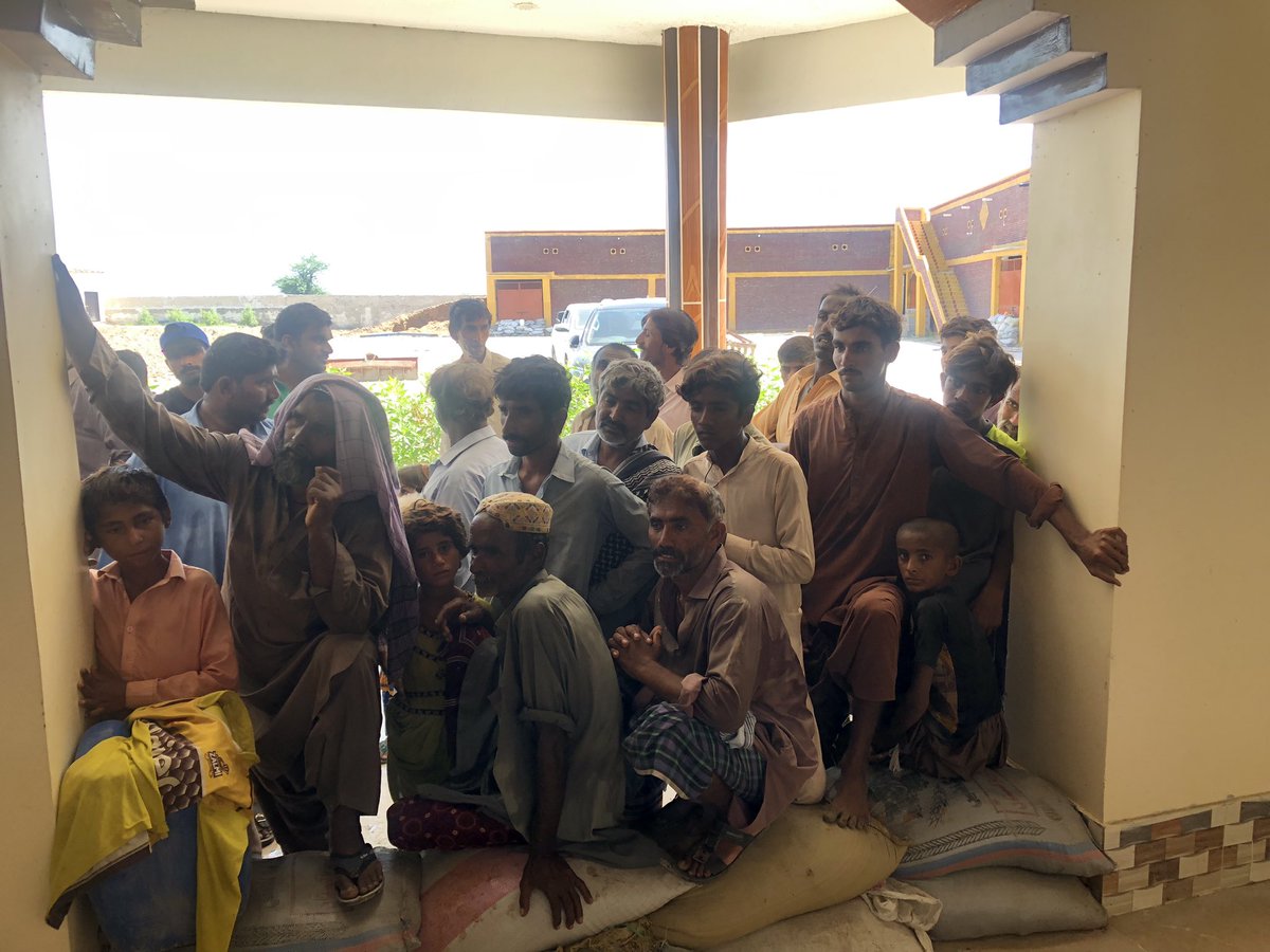 SabSarhandi's tweet photo. Flood relief drive. We went to kothi kohkar Dadu District yesterday and distributed rations to affected people their. #floodreliefdrive #FloodsInPakistan2022 https://t.co/7IpROcHI10
