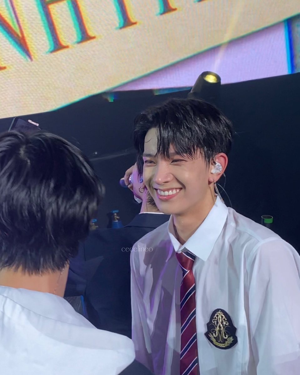 cecelineo's tweet photo. ไม่มูฟออนหรอกนะ my H. 🥹🫠💘💖 #ENHYPEN #MANIFESTO_IN_SEOUL #MANIFESTO_DAY1 https://t.co/nGJFcnIdqm