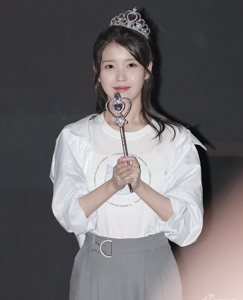 iuvisuals's tweet photo. #IU #이지은
#키스가죄 #밤을걷다 https://t.co/0m38FK9vvS