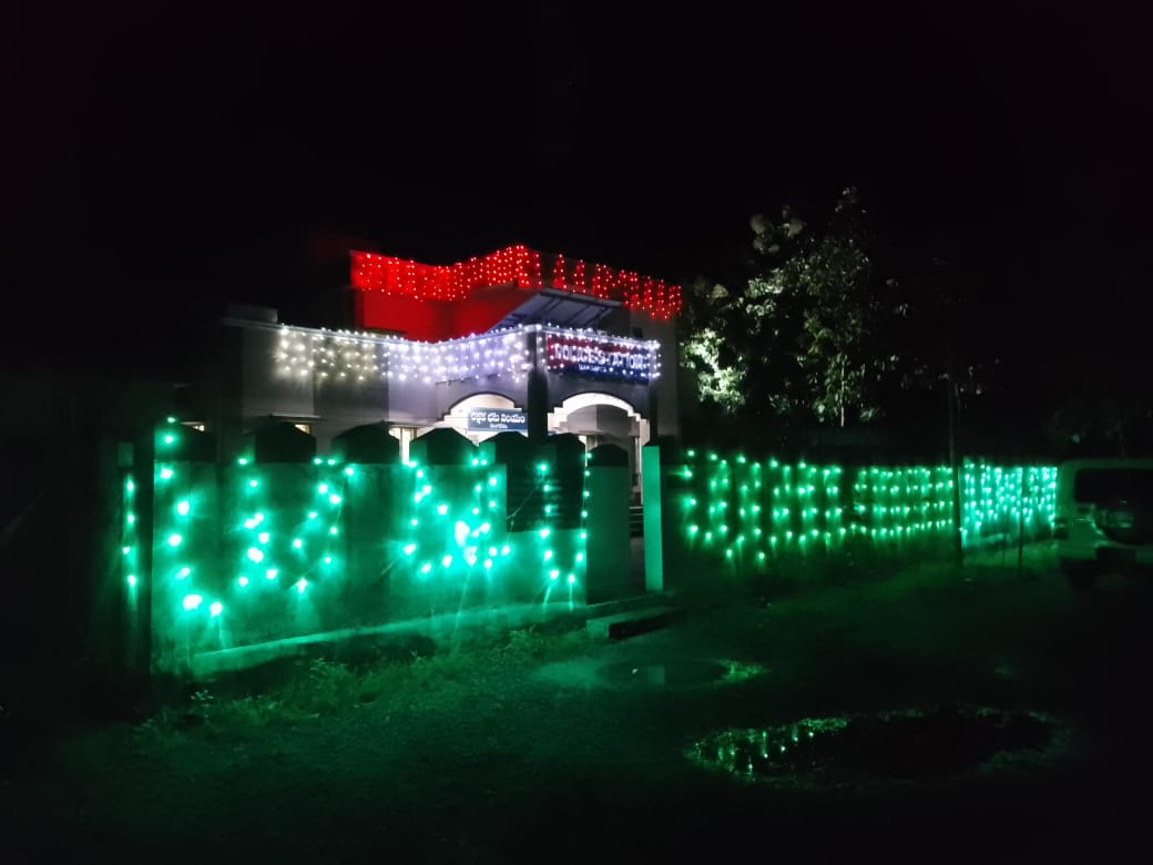 AEturnagaram's tweet photo. On the Occasion of Telangana National Integration Day unflured the Tricolor at Eturnagram sub division, Mulugu district.
@MuluguSP 
@TelanganaDGP 
@TelanganaCOPs 
@sdpomulugu https://t.co/rlYQ9WvhMg