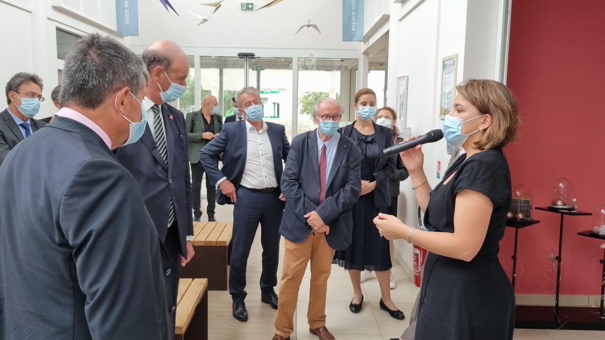 Très honoré d'accueillir avec <a href="/HauryPascal/">haury pascal</a> à la #CitedesAines <a href="/Eric_R_Lombard/">Eric Lombard</a>, DG <a href="/caissedesdepots/">Caisse des Dépôts</a>, Mme la Préfète <a href="/Prefecture42/">Préfète de la Loire</a>, <a href="/GeorgesZiegler/">Georges Ziegler</a> <a href="/Dep_Loire42/">Département de la Loire</a> et <a href="/BdT_AuvRAlpes/">Philippe Jusserand</a>, Directrice AURA <a href="/BanqueDesTerr/">Banque des Territoires</a> et de leur présenter le concept développé par <a href="/AesioSante/">AÉSIO Santé</a>