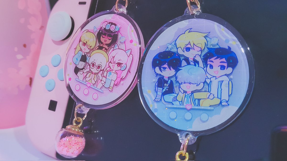 refrainbow's tweet photo. SOME MERCH ARRIVED these will be available at comifuro!! https://t.co/NCeChLgAK1