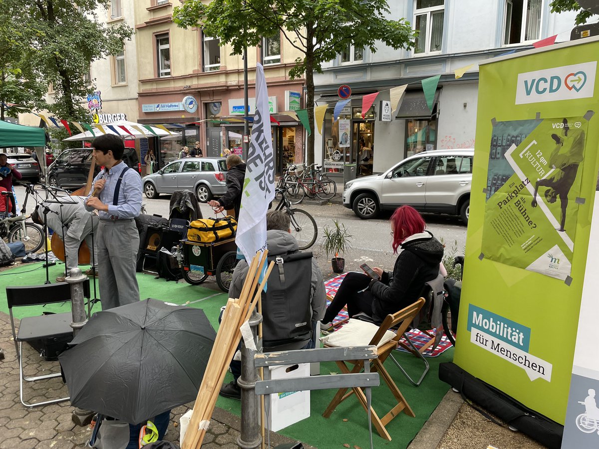 f3rnsicht's tweet photo. War schön entspannt auf der Berger Str, so müsste es öfters (immer) sein. #ParkingDay2022 https://t.co/K0TOixg7yr