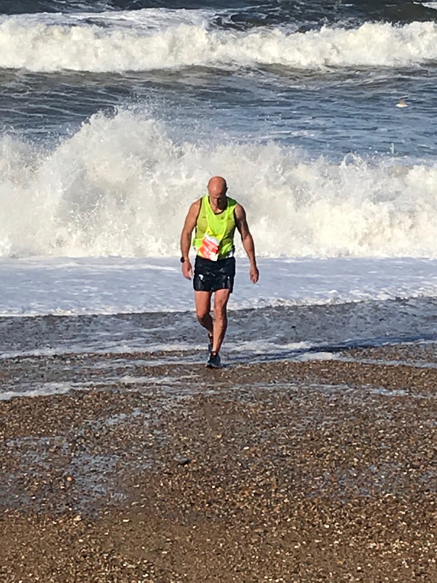 BVHrunningclub's tweet photo. Don’t do it Johnno!
#Reginaldperrin https://t.co/r4743oq5Or