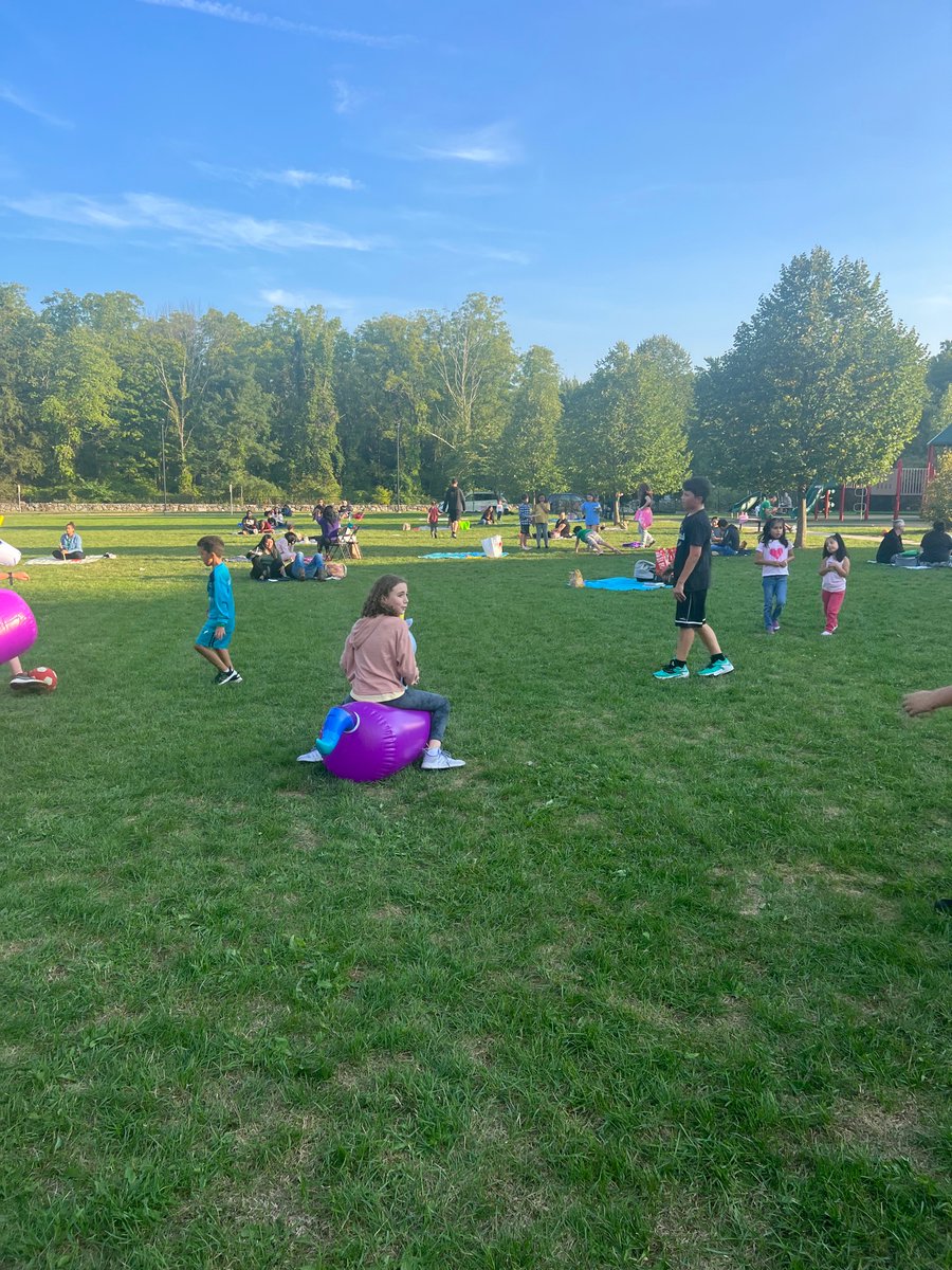 AISPrincipal's tweet photo. Thank you to our PTO for organizing our back to school picnic! We had a blast! #AISPride @Danburyk12 @SuperDanburyk12 https://t.co/lRSuK6234v