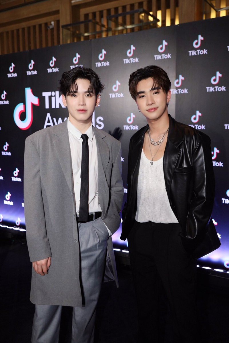 GMMTV's tweet image. นำภาพของ  “นิว และ เพิร์ธ” จากงานประกาศรางวัล Tik Tok Awards 2022 มาฝากกันก่อนนอนค่ะ  🥰

#TikTokAwards2022TH #GMMTV
