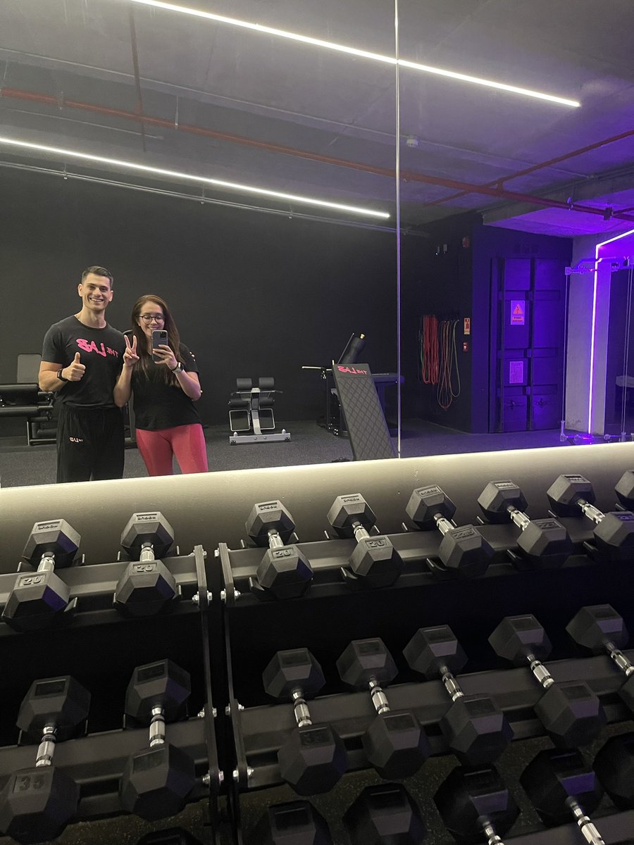 andreacferrer13's tweet photo. Today I had the opportunity to train @thelabprive with @mickael_testard . The vibe of the place is amazing, the equipment complete and organized, and the coaches are easily the best in Panama. 💪🏻 Proud of how The Lab has grown! Let’s keep pushing https://t.co/MM9XxWzJfz