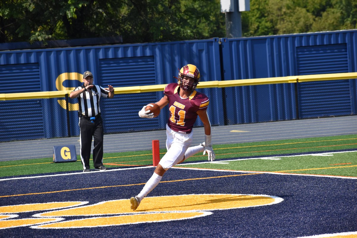 Kyle Guldin reels in a 40-yard TD pass from RJ Mustaro. <a href="/gcramsfootball/">GCHS Rams Football</a> leads Lindenwold 7-0 early second quarter <a href="/GCRamsAthletics/">Gloucester Catholic Athletics</a>