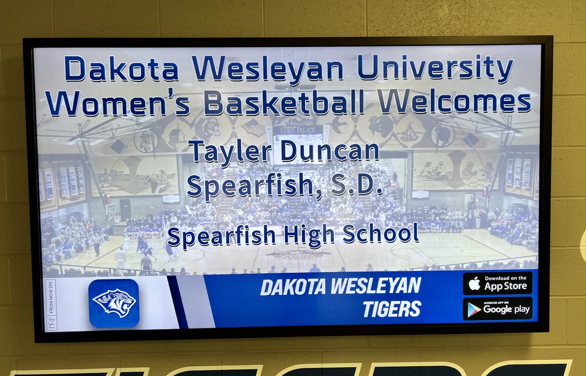 TaylerDuncan_2's tweet photo. Thank you @CoachC_DWU and @cbeck022 for having me yesterday! Was great to talking to you! #gotigers https://t.co/ZvaxzFmvZK