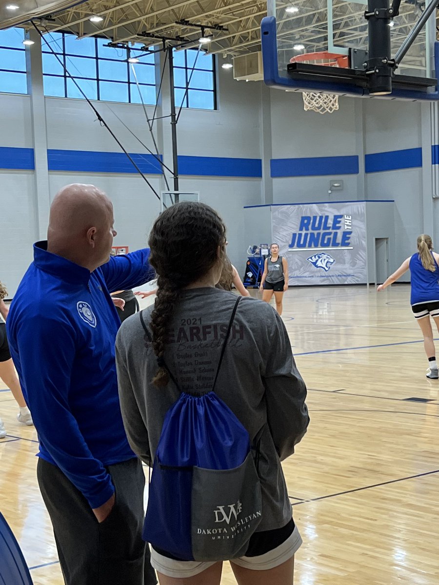 TaylerDuncan_2's tweet photo. Thank you @CoachC_DWU and @cbeck022 for having me yesterday! Was great to talking to you! #gotigers https://t.co/ZvaxzFmvZK