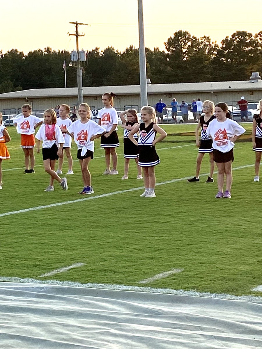 ClarkePrepCheer's tweet photo. The Little Gators cheered &amp; the big Gators “Lassoed the Rebels” — 3 big wins in a row! And now it’s time to get ready for Homecoming! 🧡🐊📣 #CPS #GatorsCheer #BeatTheRebels #SayCongratulations https://t.co/ItLqN5sOad