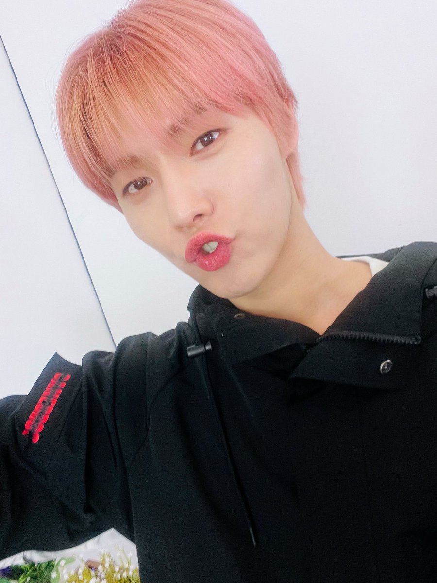 YonghoonBR's tweet photo. [#YONGHOO] YongEspada e KangEscudo 2❤ https://t.co/MYhdj3d4Ev