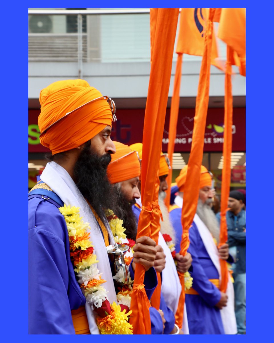 viewsbyru's tweet photo. nagar kirtan 1/5/22
forgot to finish this series but this is the last one!
#sikh #vaisakhi #nagarkirtan #punjab #punjabi #photography #photographer #photojournalism #documentary #documentaryphotography #portrait #canonphotography #canon #art #ArtistOnTwitter #artist #leicester https://t.co/AlYVfdVxoB
