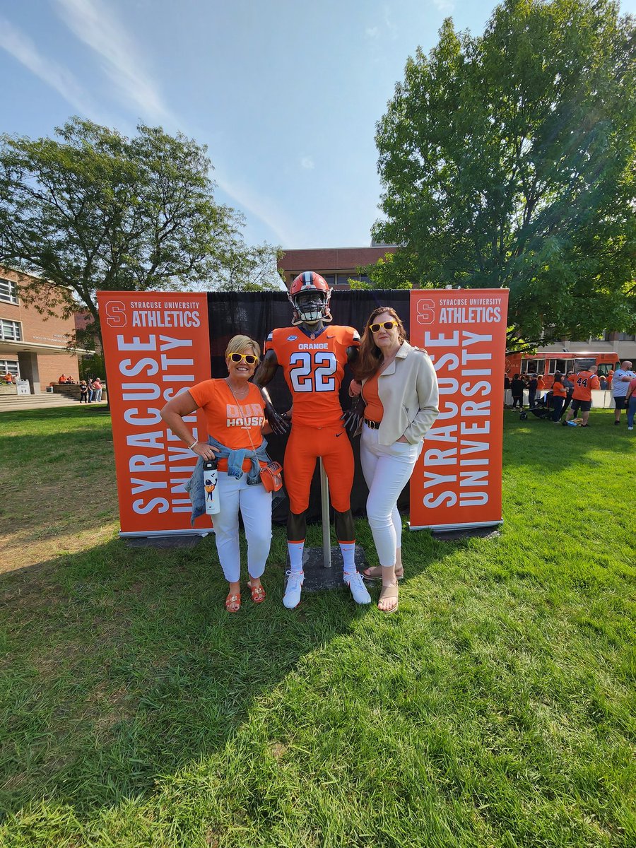 Undefeated!  Let's keep the streak alive!#cusegameday <a href="/cuse/">Syracuse Athletics</a>