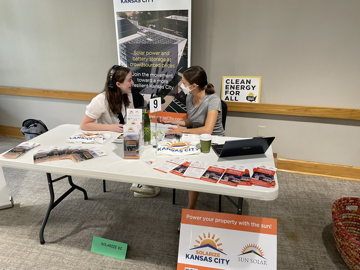 wfdavies1990's tweet photo. Thanks @savannahhawley @kcur for stopping by to chat about Solarize @KansasCity &amp; how KCMO + @SolarCrowdSourc are working with partners across the metro area to reduce &amp; eliminate barriers to climate solutions &amp; build energy democracy!! ☀️☀️☀️ #GoGreen2022 #EnvironmentalFair https://t.co/2IKkGpWHBv
