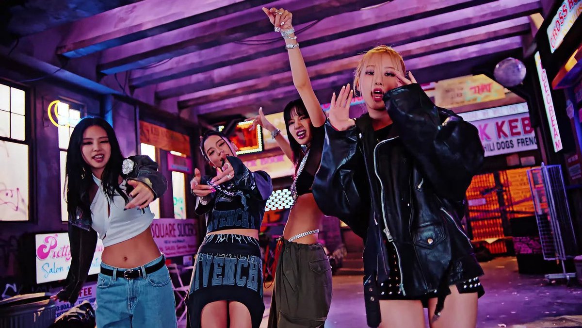 BabyBlack_twt's tweet photo. YG LIFE ลงบทความ:

“…เหตุผลที่เนื้อเพลง #ShutDown ไม่ฟังดูหยิ่ง เพราะ #BLACKPINK อยู่ในจุดที่สูงที่สุดในฐานะ GG ที่ดีที่สุดในโลกและได้รับความนิยมไปทั่วโลกจริงๆ…”

- นี่ไม่ใช่เกมหรอก เพราะเราไม่เคยแพ้เลย
- หันมองกันใหญ่ ระวังคอหักนะ
- ปลอกคอที่เธอใส่อะ ของฉันเอง
- ฯลฯ

#BORNPINK https://t.co/0H06E1c3JO