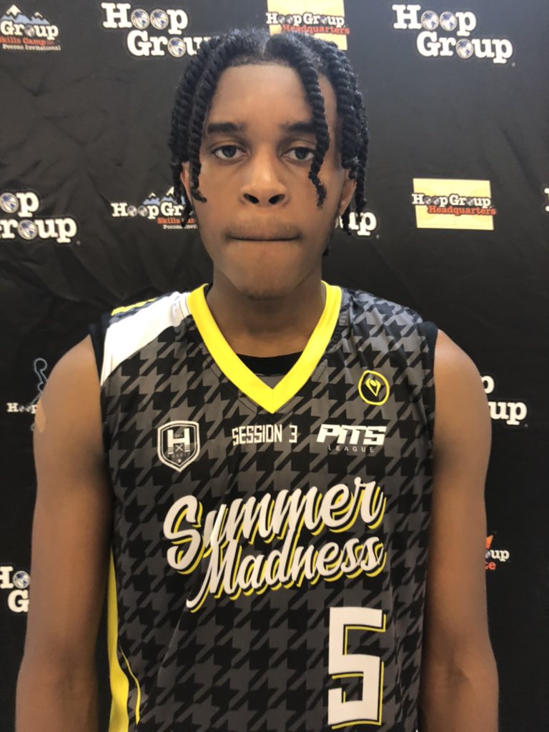 🌎 2024 Wing Ralph Martino Jr. (<a href="/Chosen_ram/">Ralph Martino Jr</a>) Supreme athlete with soft touch and a great mid range game guided Shabach Christian to a 60-37 win over Gwynn Park.

#DMVHSShowcase | @SHA_EaglesBBall