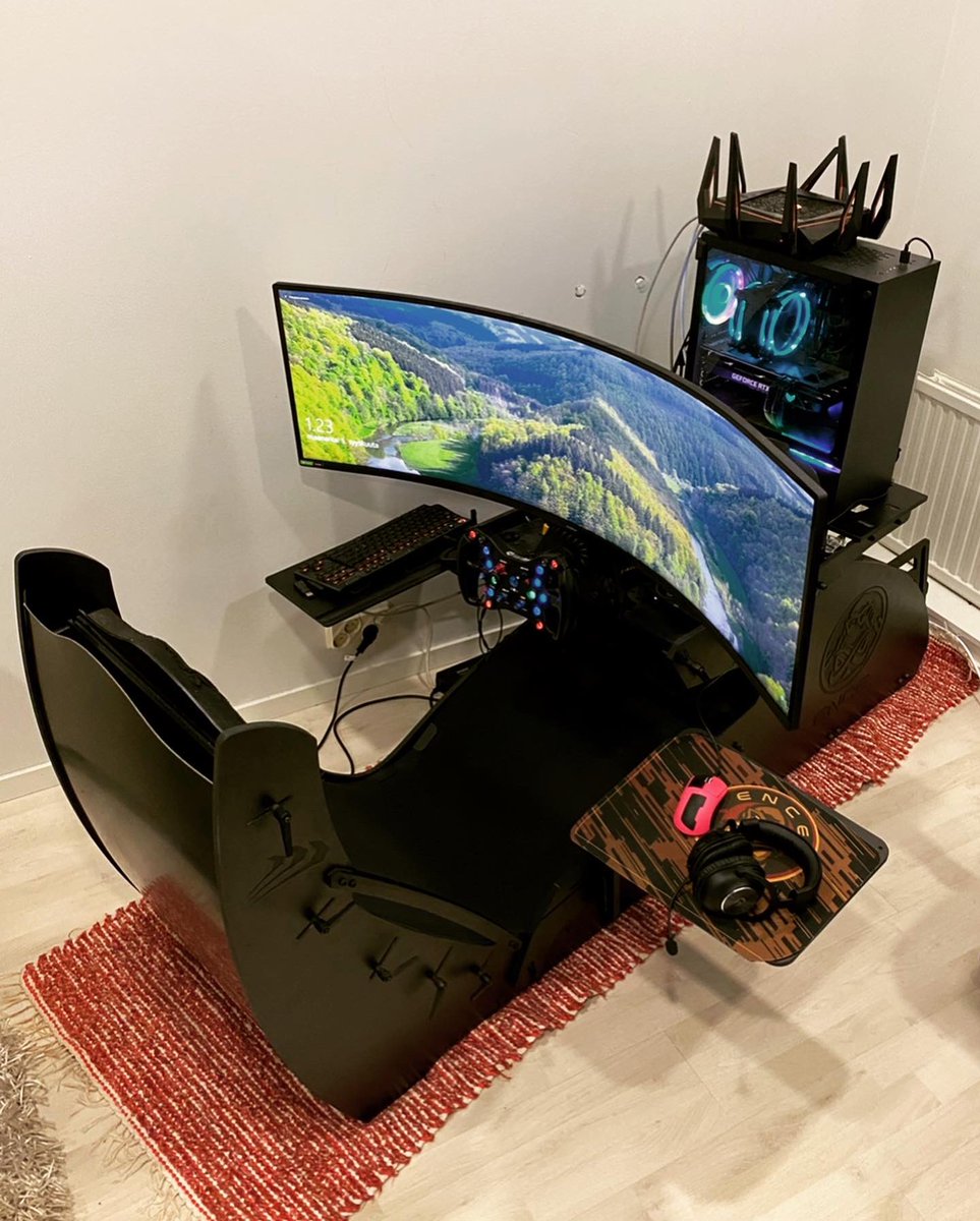 natu's tweet image. Getting darker and colder outside, so it was a good time to put my @OPGG_FI Formula🏎️ in good order. Adding a keyboard &amp;amp; mouse tray adds a lot of functionality - thanks mr @OlliPahkala &amp;amp; co 🫡