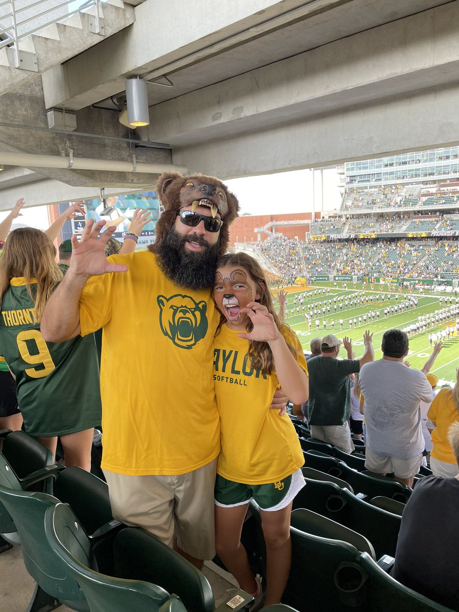 _bearhat's tweet photo. Game Time!!! #SicEm #Gametime @BUFootball Let’s Go Bears!! https://t.co/K5UUez8jQZ