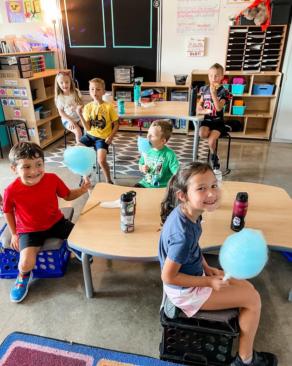 Mrs_Bowe's tweet photo. Thank you so much @VanRaubES PTO  for our class pizza 🍕and cotton candy reward!🌟🥳Happy kids! We 💙 our PTO!!!🥰 

#pto #vanraubelementary @BoerneISD #boerneisd #happykids #firstgrade #first #iteachfirst #f1rsties #thankyou https://t.co/32SemTdkNh
