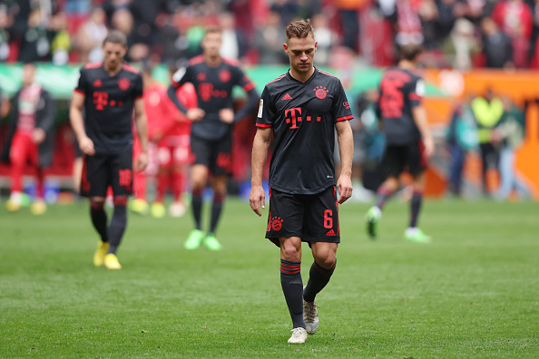 ESPNInsights's tweet photo. Bayern Munich lost 1-0 to Augsburg today. It snapped their Bundesliga-record 87-game scoring streak. 

According to @CaesarsSports it's the 2nd straight home game that Augsburg defeated Bayern as a +1400 underdog. https://t.co/wm7G7GH0Ep