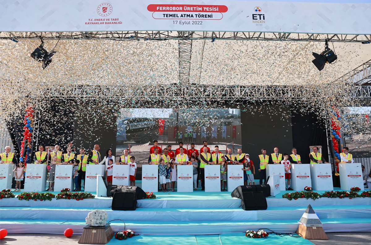 Türkiye'nin ilk ferrobor üretim tesisinin temelini Bandırma'da attık.

Bor karbürde, lityumda, nadir toprak elementlerinde olduğu gibi ferroborda da kaynaktan uç ürüne bor cevherine katma değer eklemeye devam edeceğiz.