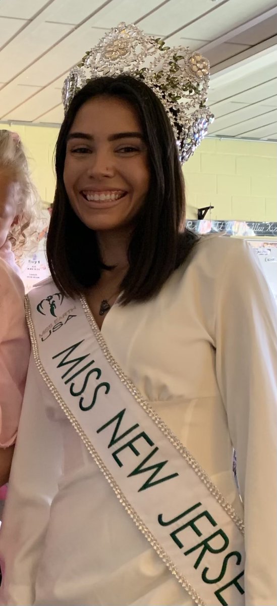 Grade3atLP's tweet photo. Great day in 3rd grade. Miss New Jersey Earth visited our class. We learned about recycling and saving the planet! #truenorthbrunswick #YoubelongatLP https://t.co/Pq4EbNhzd8