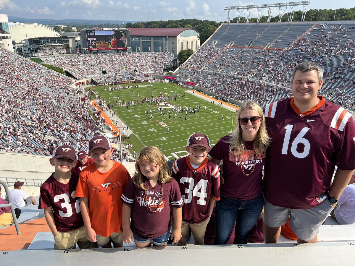 acox3rd's tweet photo. Let’s Go Hokies! #hokies #thisishome https://t.co/awVF82rugb