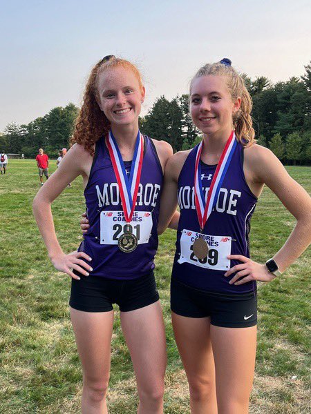 monroe_xc's tweet photo. What a night for the Falcon Ladies @ The Battle @ Ocean County Park! Amelia Artz placed 1st 🥇 in the Senior race running 18:31. Senior Kristin Giordano and Freshman Ananya Raja also brought home medals 🏅 Lots of PRs and great things to come! @monroeathletic @monroetrack https://t.co/CgrUCIY8DZ