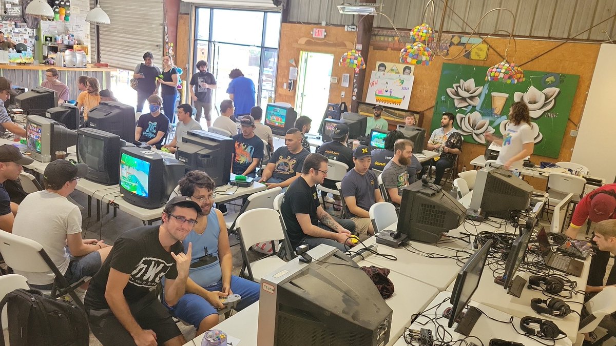 ThatsADarkHorse's tweet photo. Smash 64 has taken over @NewMagnoliaBrew
#Smashtoberfest https://t.co/mqZ4nxnDNf