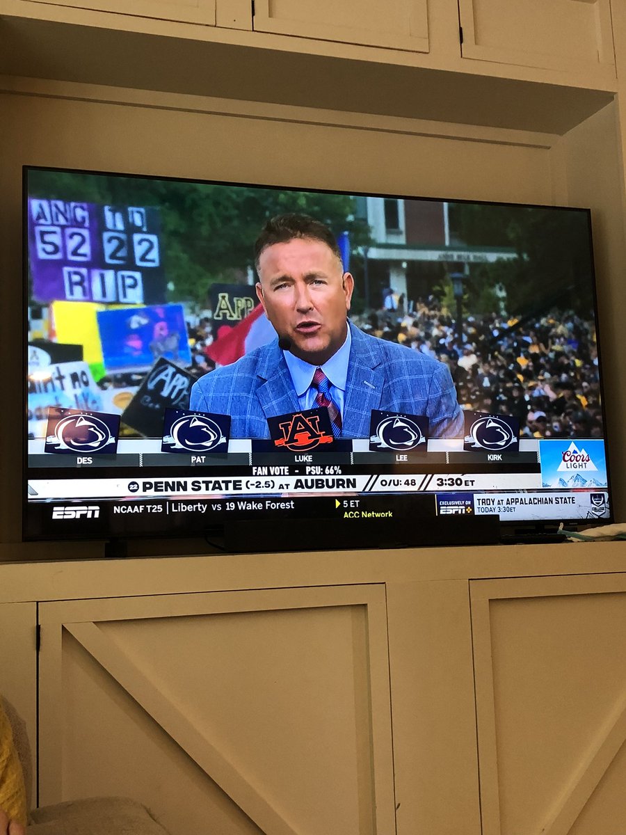 corhersh's tweet photo. Much love, @lukecombs. https://t.co/lKkg46tND1