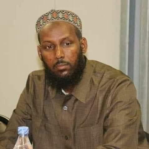 Anwaryare1000's tweet photo. I urge the PM @HamzaAbdiBarre & his minister for endowment and religious affairs #Ribow to question the least-qualified and the most shameful minister #Khadija for her deliberate and offensive wrongdoing in front of the public. She is good for nothing, and yet acts flamboyantly! https://t.co/JFLoA9azJI