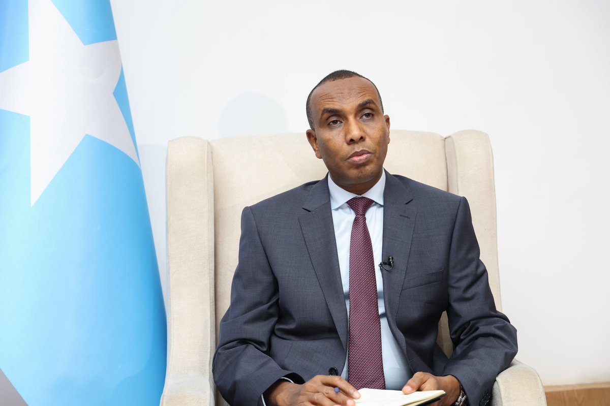 Anwaryare1000's tweet photo. I urge the PM @HamzaAbdiBarre & his minister for endowment and religious affairs #Ribow to question the least-qualified and the most shameful minister #Khadija for her deliberate and offensive wrongdoing in front of the public. She is good for nothing, and yet acts flamboyantly! https://t.co/JFLoA9azJI