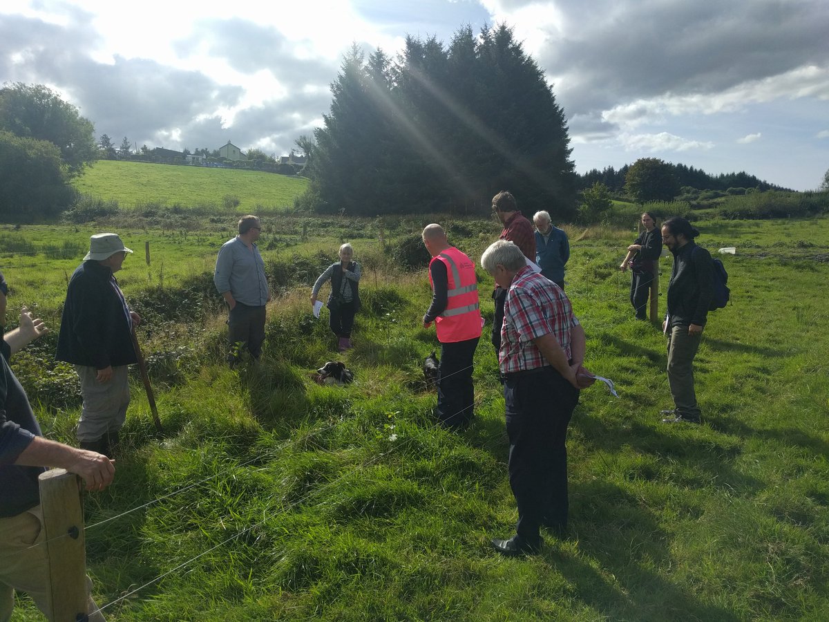 Fantastic afternoon with forester Dermot Houlihan and @InaghEIP project farmer Brian Harvey on the care and maintenance of native trees in newly planted riparian areas. Brilliant exchange of knowledge and information. @agriculture_ie @Dept_ECC @ClareCoCo @SETUAgriculture