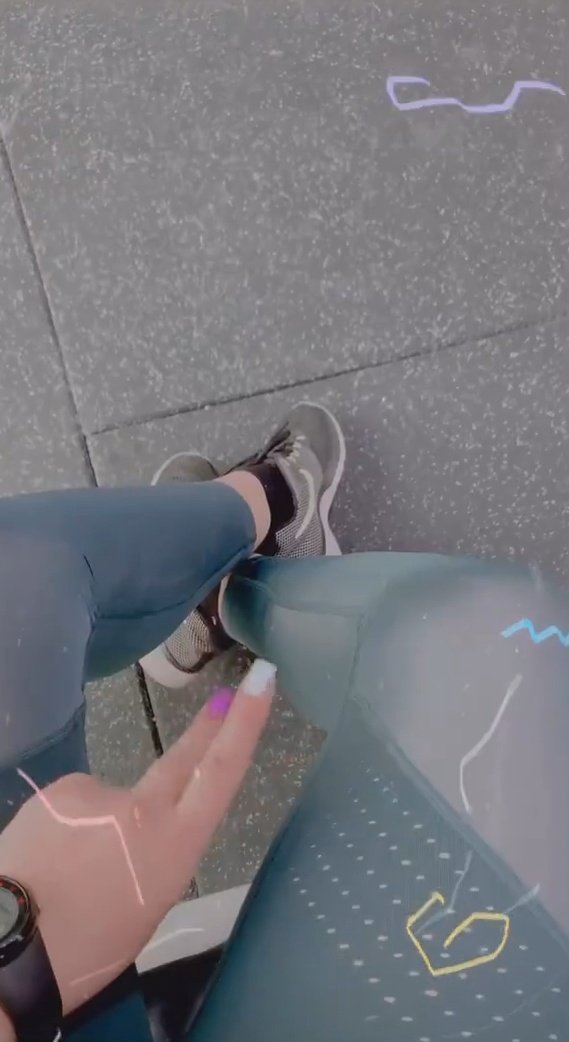 آنا صدام کن tweet media