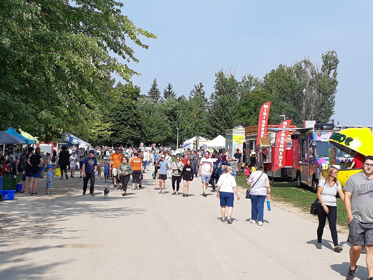 TheGrand101FM's tweet photo. The 185th Annual @fergusfallfair is in full swing!
Lots to do with the family! Truck pulls, midway, food, farm animals, agriculture and so much more!
Visit https://t.co/MUSXnuqtUX #FergusFallFair 😎🍂👍 https://t.co/bTSocEhvLN