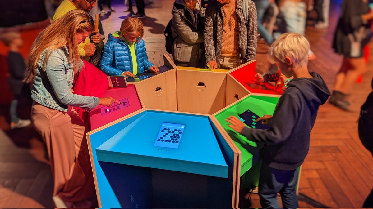 bartbonte's tweet image. The colour games arcades, designed and handcrafted by @devillearcade, are present this weekend at the @ccbrugge Playtime festival in Bruges!